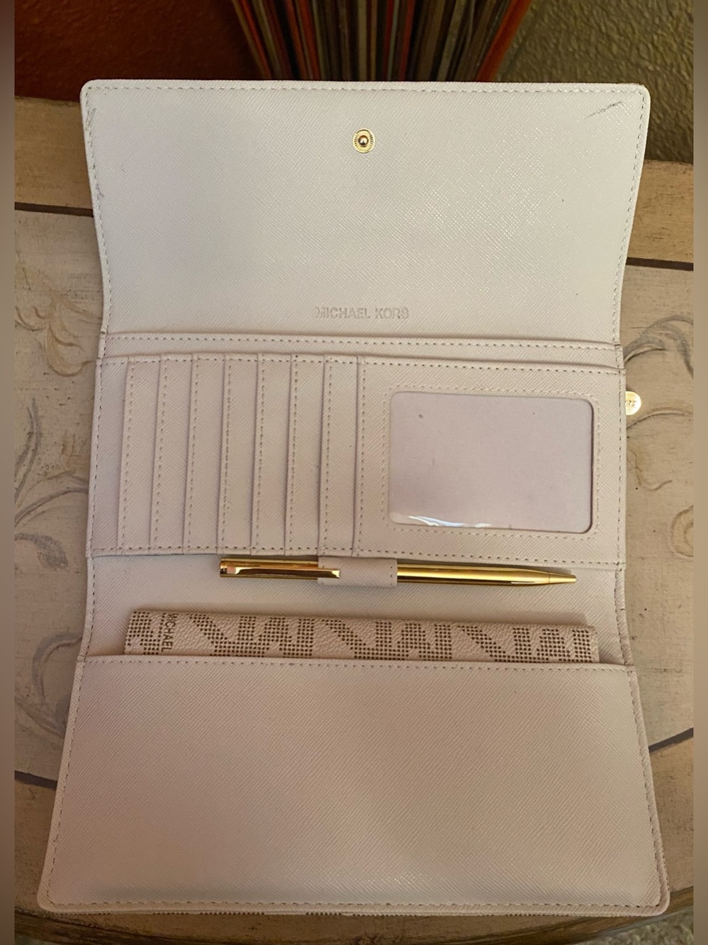 Michael Kors -EUC - Jet Set Signature Checkbook Wallet - EXCELLENT CONDITION!! - Picture 5 of 10